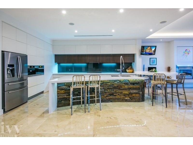 50 Knightsbridge Parade West, Sovereign Islands QLD 4216