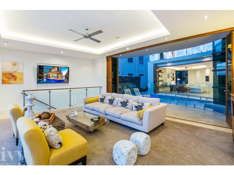 50 Knightsbridge Parade West, Sovereign Islands QLD 4216