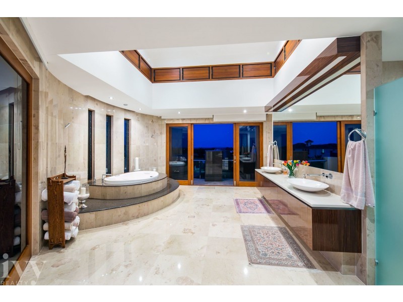 50 Knightsbridge Parade West, Sovereign Islands QLD 4216