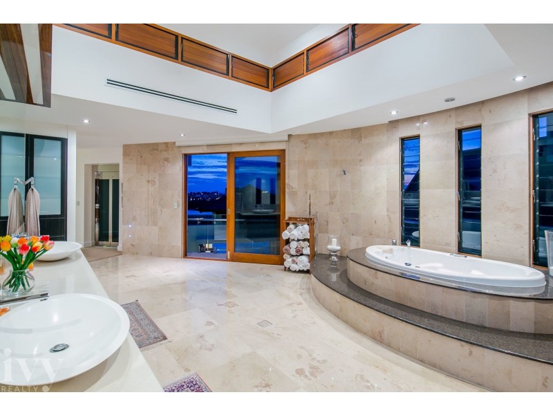 50 Knightsbridge Parade West, Sovereign Islands QLD 4216
