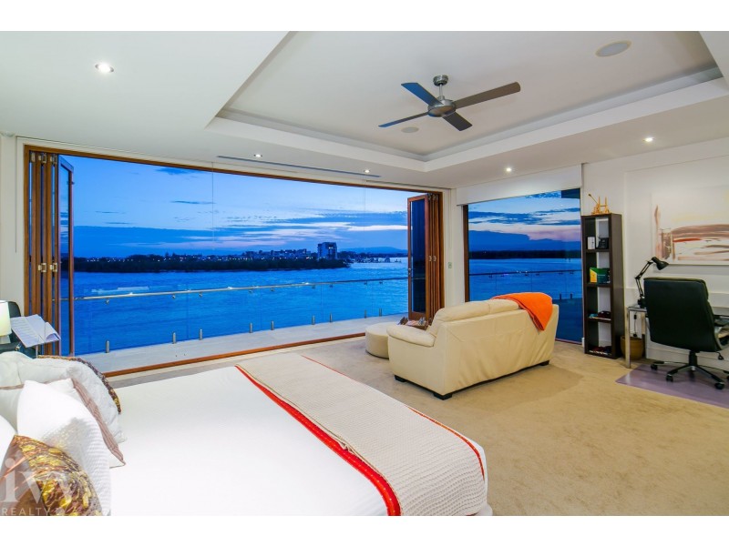 50 Knightsbridge Parade West, Sovereign Islands QLD 4216