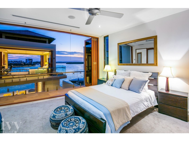 50 Knightsbridge Parade West, Sovereign Islands QLD 4216