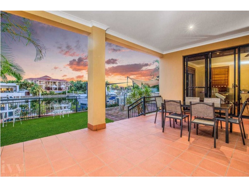 43 The Peninsula, Sovereign Islands QLD 4216