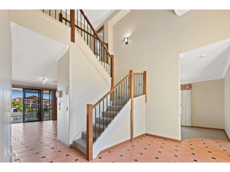 43 The Peninsula, Sovereign Islands QLD 4216