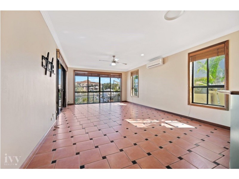 43 The Peninsula, Sovereign Islands QLD 4216