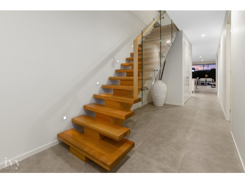 5043 Harbourview Drive, Hope Island QLD 4212