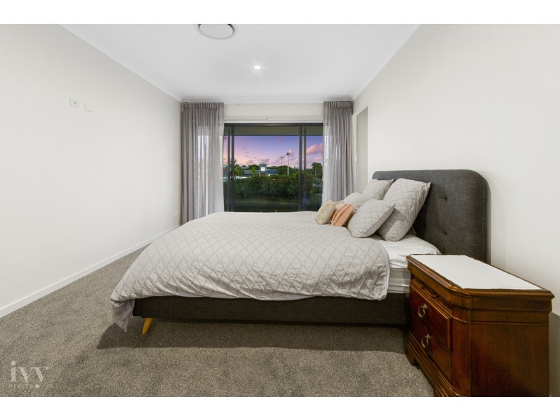 5043 Harbourview Drive, Hope Island QLD 4212