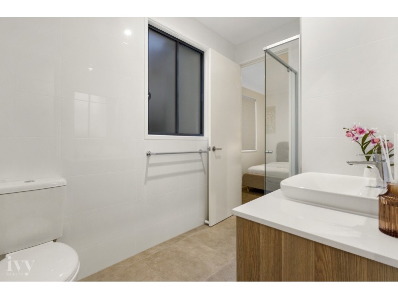 5043 Harbourview Drive, Hope Island QLD 4212