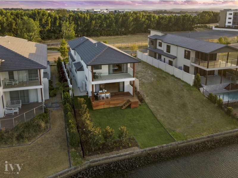 5043 Harbourview Drive, Hope Island QLD 4212