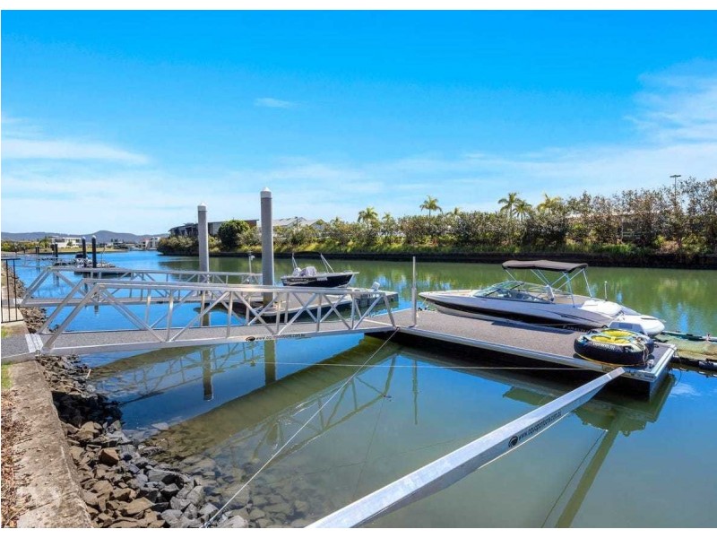 5043 Harbourview Drive, Hope Island QLD 4212