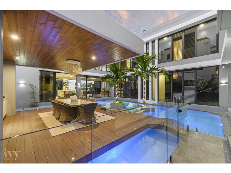 42 Knightsbridge Parade West, Sovereign Islands QLD 4216