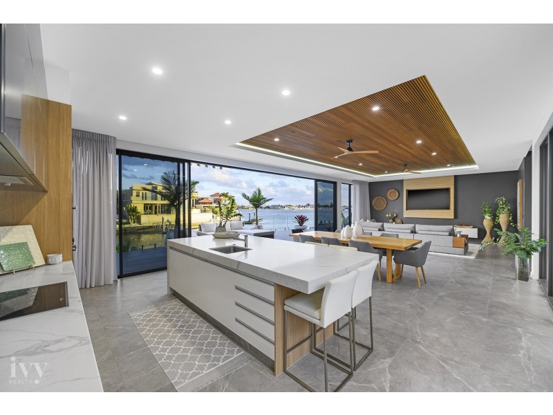 42 Knightsbridge Parade West, Sovereign Islands QLD 4216