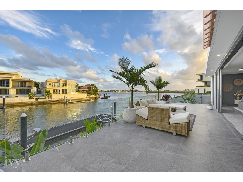 42 Knightsbridge Parade West, Sovereign Islands QLD 4216