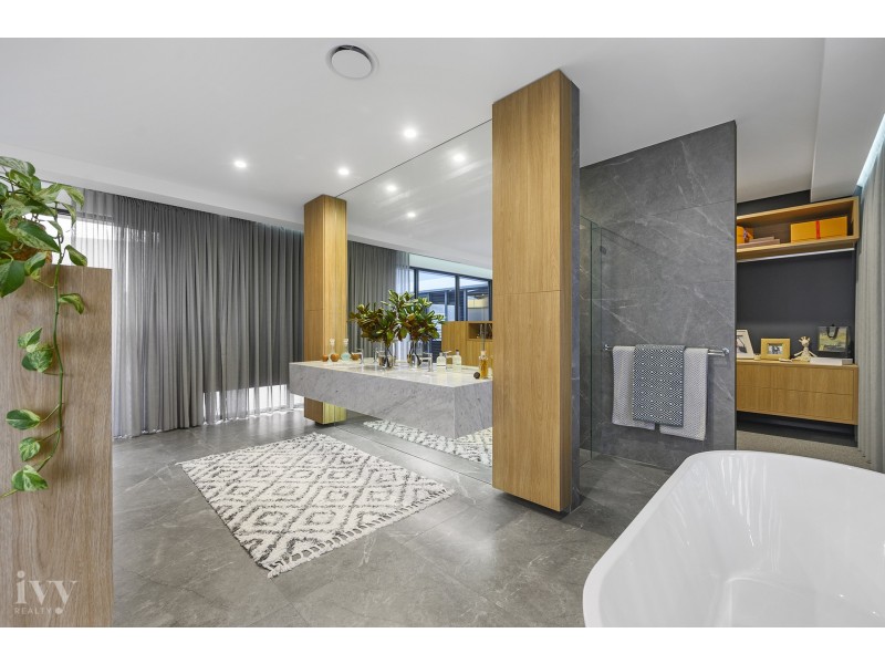 42 Knightsbridge Parade West, Sovereign Islands QLD 4216