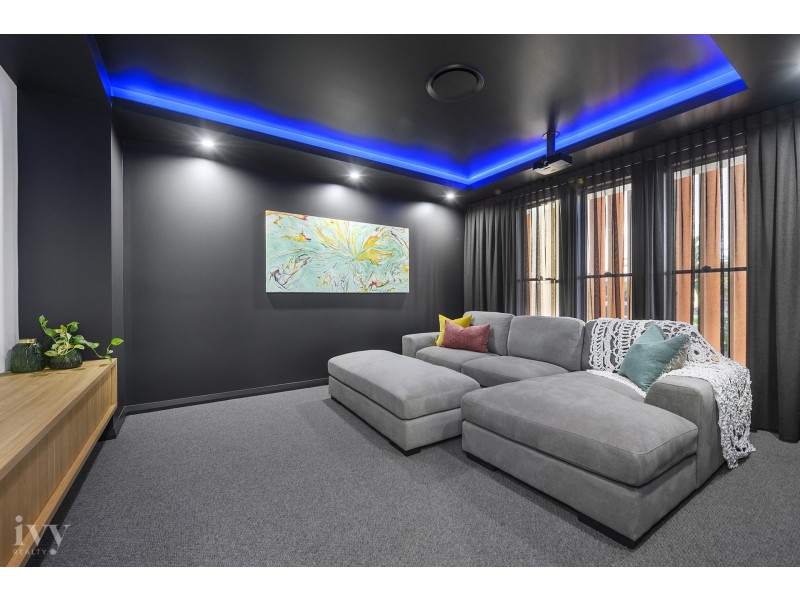 42 Knightsbridge Parade West, Sovereign Islands QLD 4216