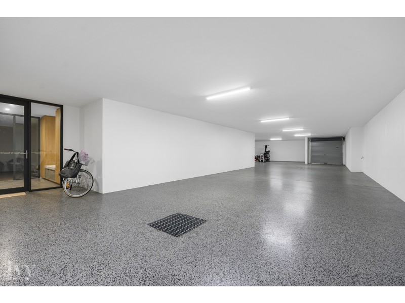 42 Knightsbridge Parade West, Sovereign Islands QLD 4216