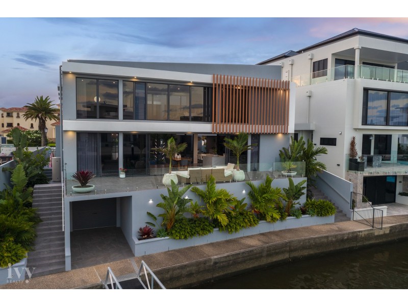 42 Knightsbridge Parade West, Sovereign Islands QLD 4216