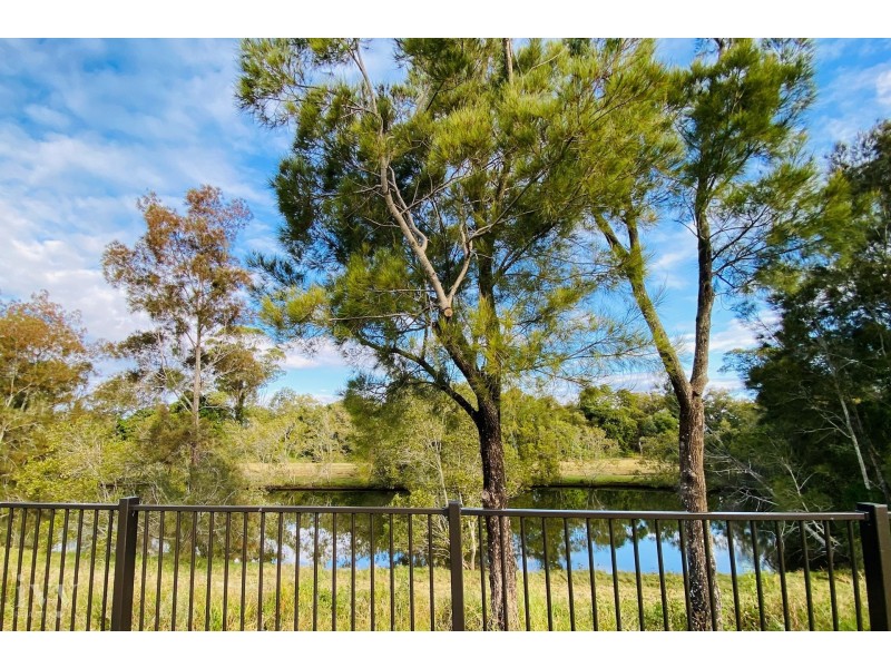 9231 Peter Senior Drive, Hope Island QLD 4212