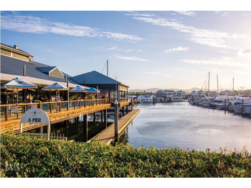 9231 Peter Senior Drive, Hope Island QLD 4212