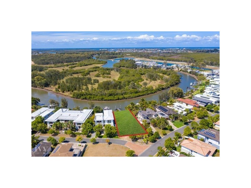 16 Edgewater Place, Helensvale QLD 4212