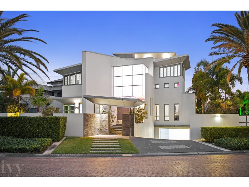 11 Knightsbridge Parade East, Sovereign Islands QLD 4216