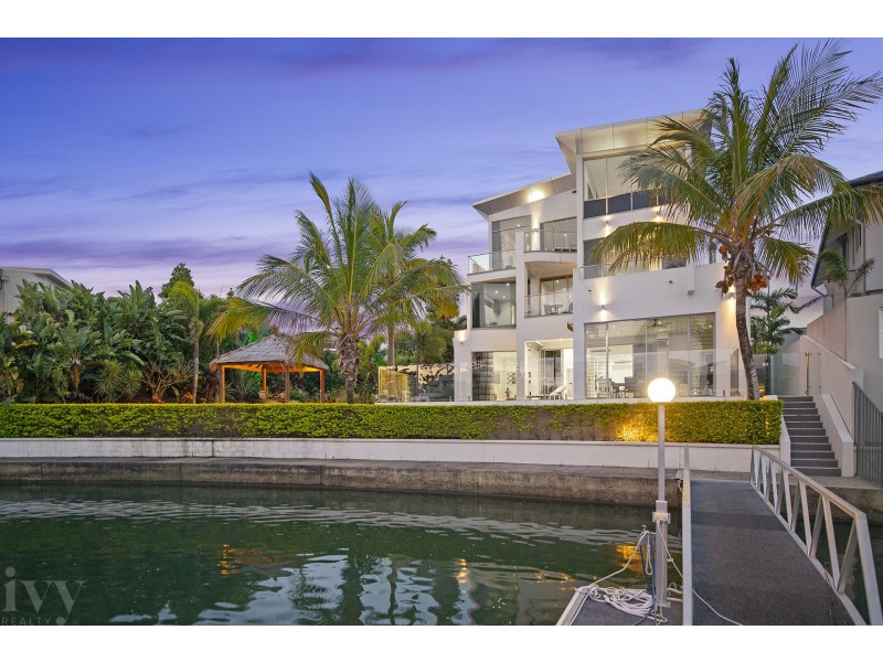 11 Knightsbridge Parade East, Sovereign Islands QLD 4216