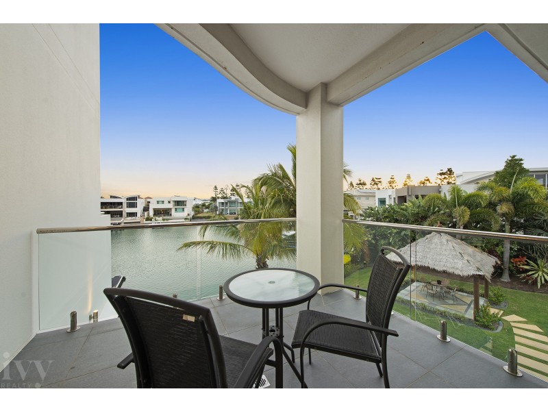 11 Knightsbridge Parade East, Sovereign Islands QLD 4216