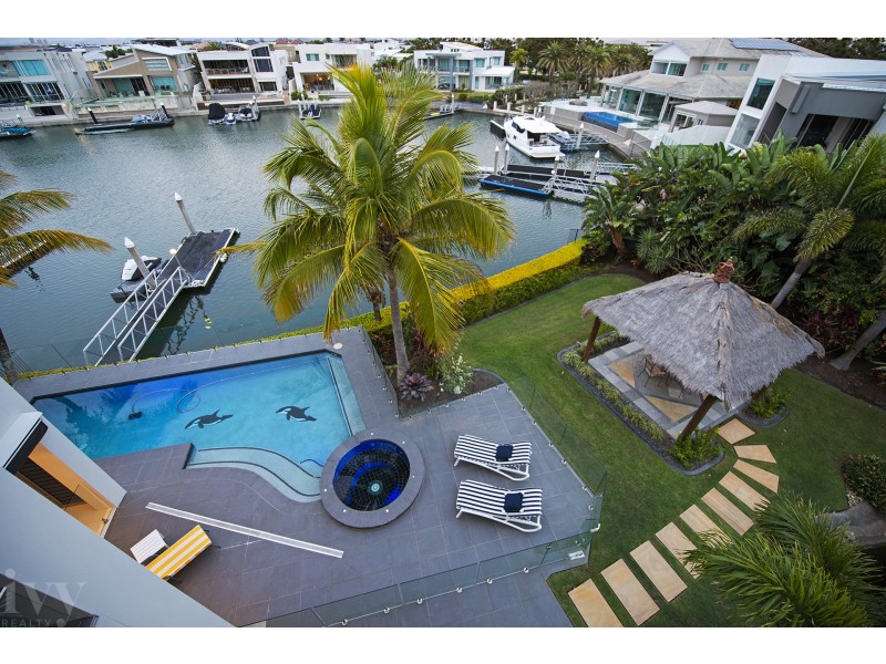 11 Knightsbridge Parade East, Sovereign Islands QLD 4216