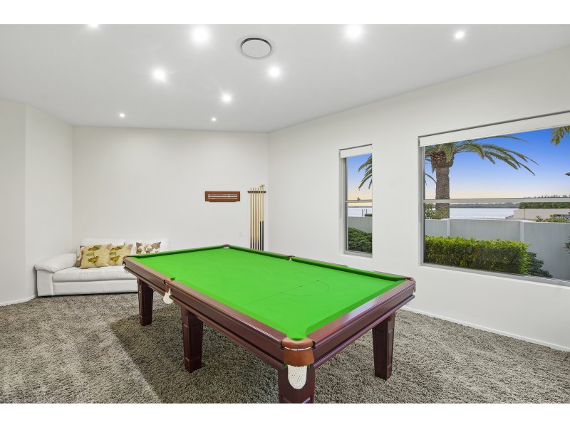 11 Knightsbridge Parade East, Sovereign Islands QLD 4216
