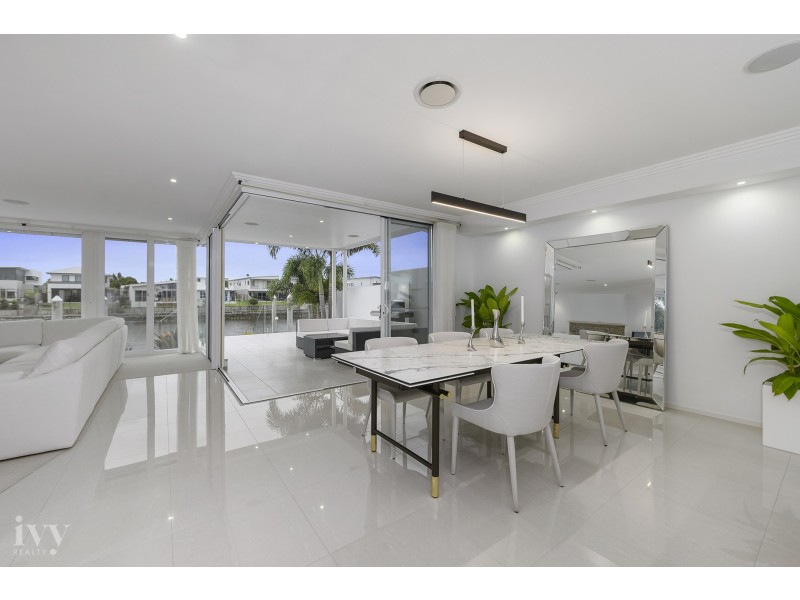 74 North Quay Circuit, Hope Island QLD 4212
