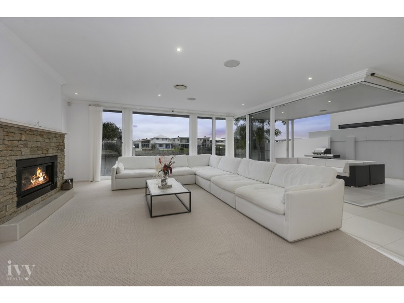 74 North Quay Circuit, Hope Island QLD 4212