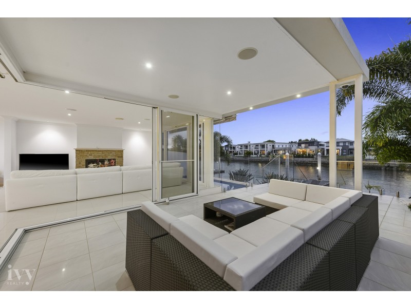 74 North Quay Circuit, Hope Island QLD 4212