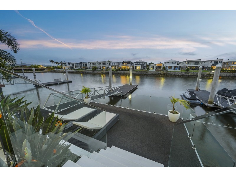 74 North Quay Circuit, Hope Island QLD 4212