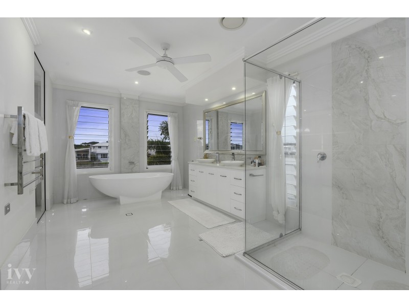 74 North Quay Circuit, Hope Island QLD 4212