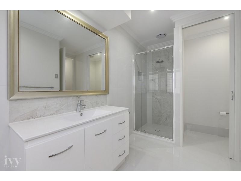 74 North Quay Circuit, Hope Island QLD 4212