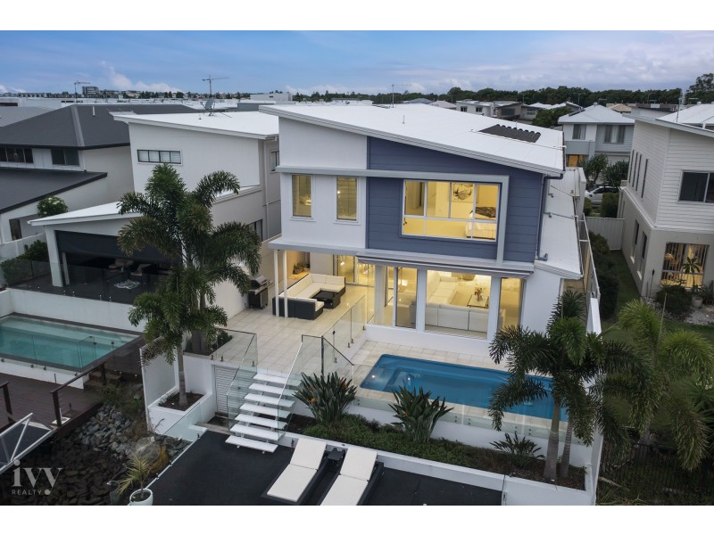 74 North Quay Circuit, Hope Island QLD 4212