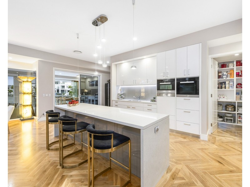 70 The Sovereign Mile, Sovereign Islands QLD 4216