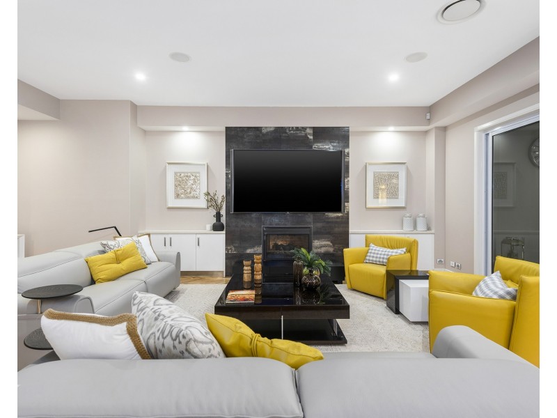 70 The Sovereign Mile, Sovereign Islands QLD 4216