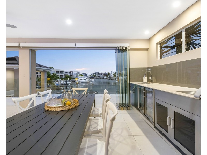 70 The Sovereign Mile, Sovereign Islands QLD 4216