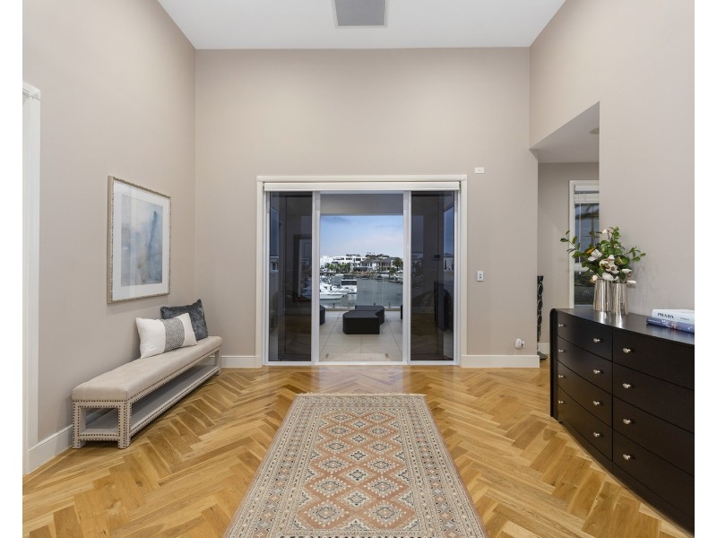 70 The Sovereign Mile, Sovereign Islands QLD 4216