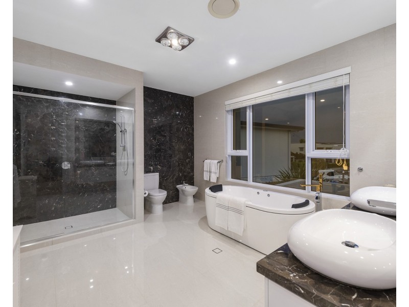 70 The Sovereign Mile, Sovereign Islands QLD 4216