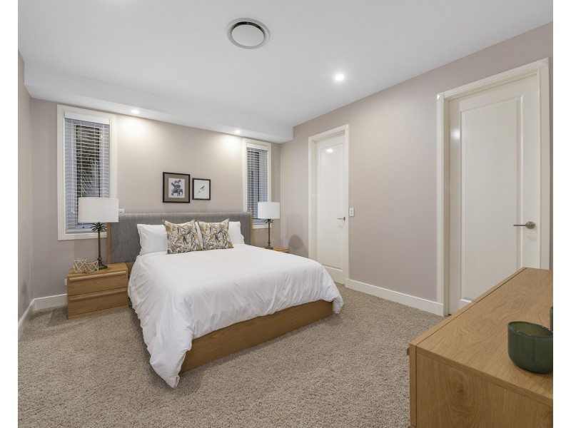 70 The Sovereign Mile, Sovereign Islands QLD 4216