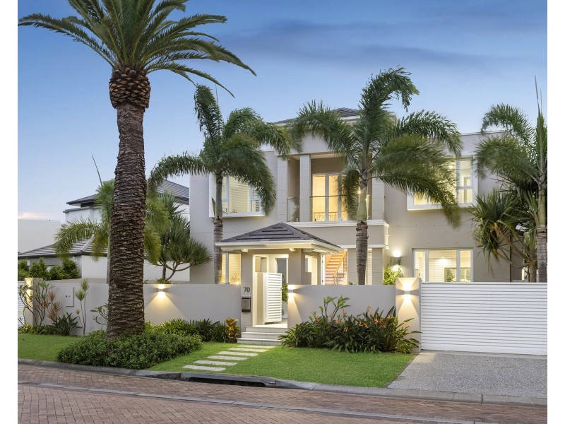 70 The Sovereign Mile, Sovereign Islands QLD 4216