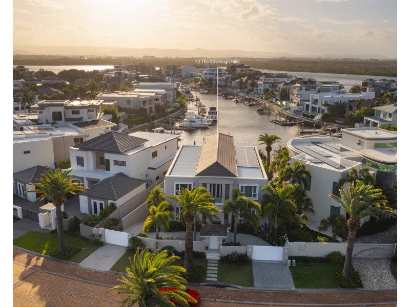 70 The Sovereign Mile, Sovereign Islands QLD 4216