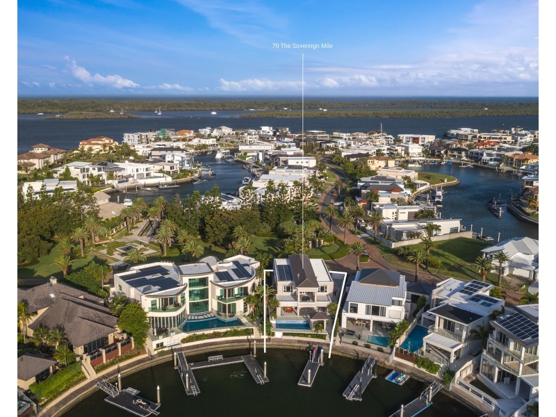 70 The Sovereign Mile, Sovereign Islands QLD 4216