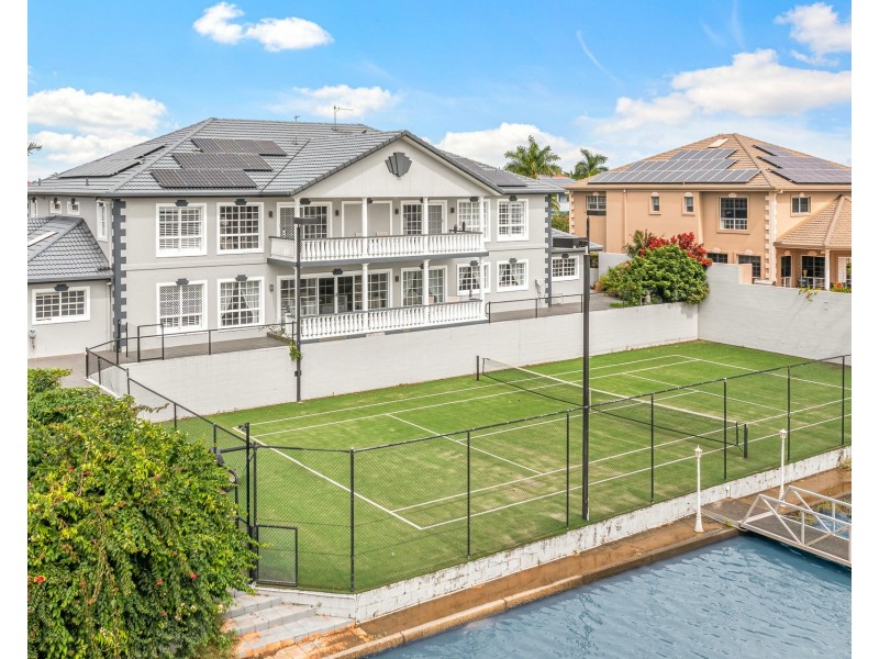 29-31 Cessnock Close, Mermaid Waters QLD 4218