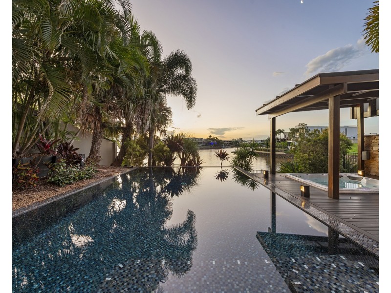 37 Quayside Drive, Helensvale QLD 4212