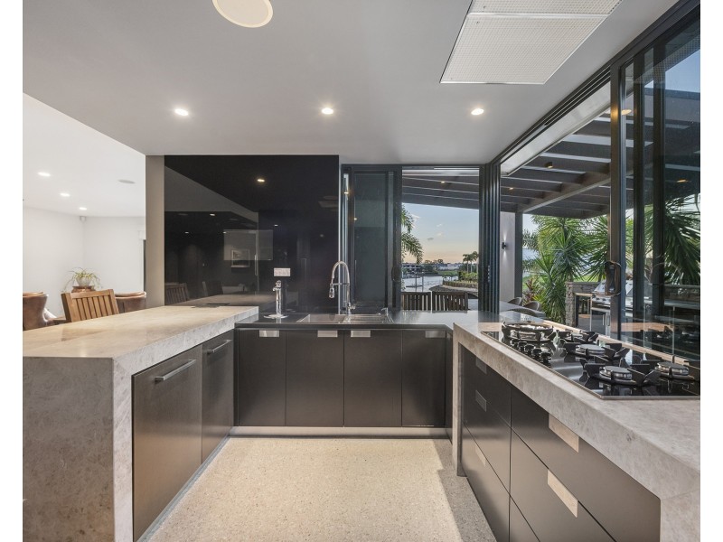 37 Quayside Drive, Helensvale QLD 4212