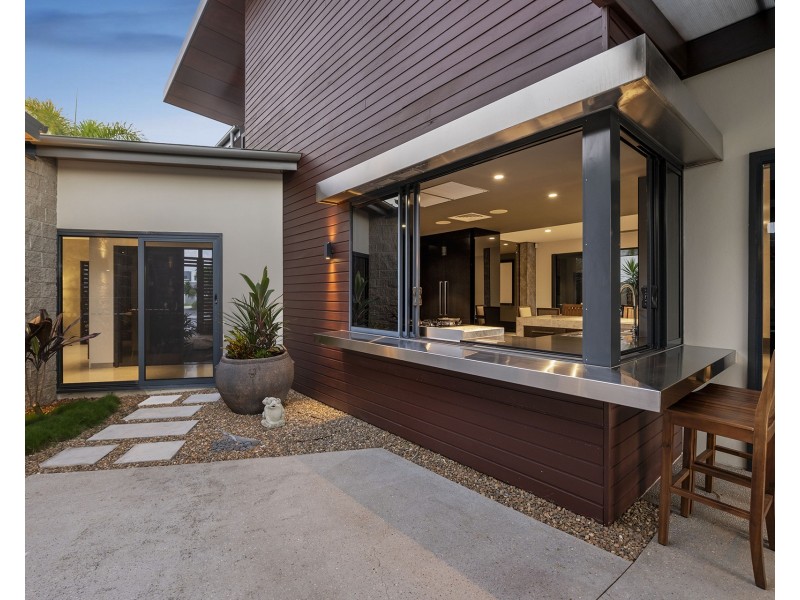 37 Quayside Drive, Helensvale QLD 4212