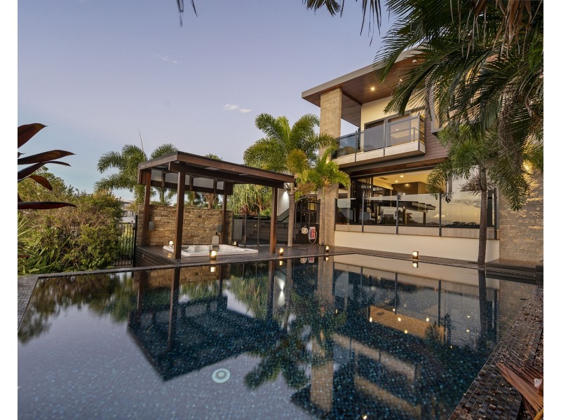 37 Quayside Drive, Helensvale QLD 4212
